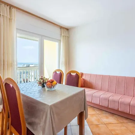 Apartment In 45896